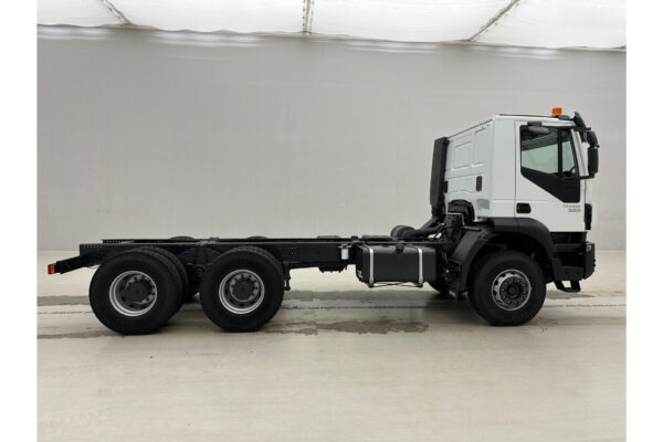 Camion Iveco Trakker 380-6x4 – Image 8