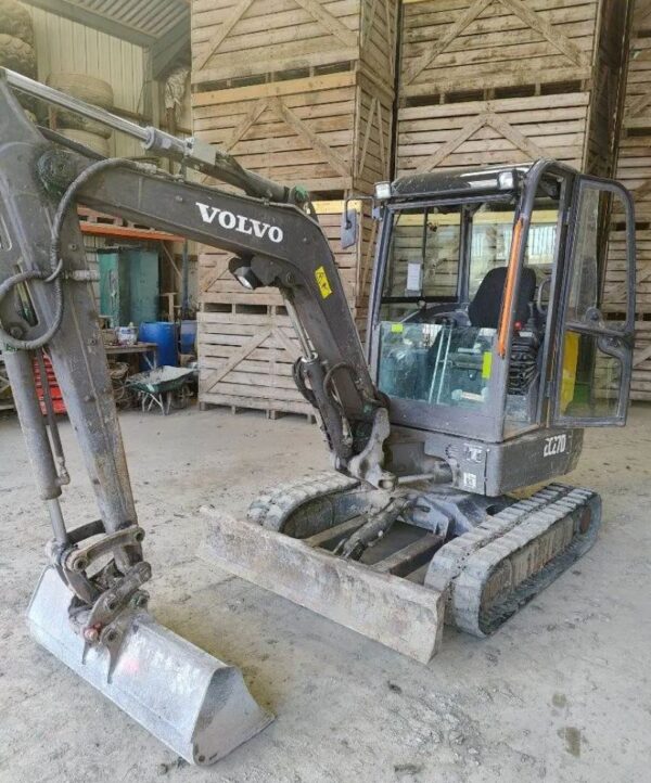 Mini pelle Volvo EC 27 D – Image 2