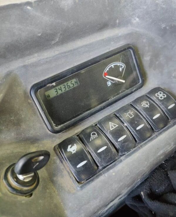 Mini pelle Volvo EC 27 D – Image 12