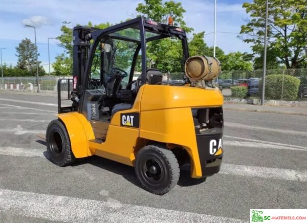 Chariot élévateur CAT GP40N – Image 4